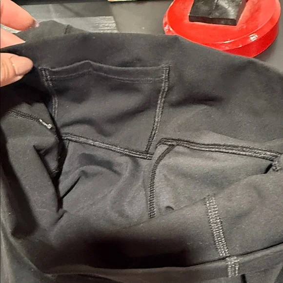 Vuori Black Pocket Leggings - Picture 8 of 8